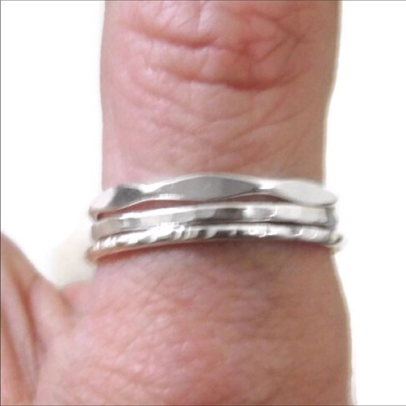 (2-13) 925 Sterling Silver Stacking Ring Set Hammered, Faceted, & Etched Bands - Picture 6 of 8